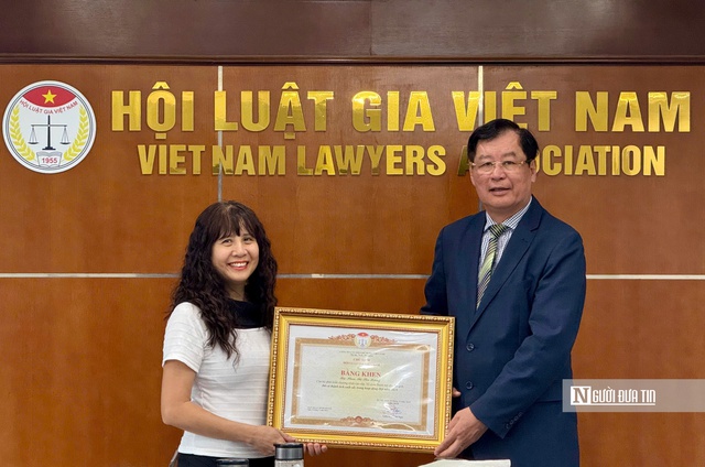 Người đầu tiên của Tổ chức Bánh mì cho thế giới nhận Bằng khen từ Hội Luật gia Việt Nam - Ảnh 2.