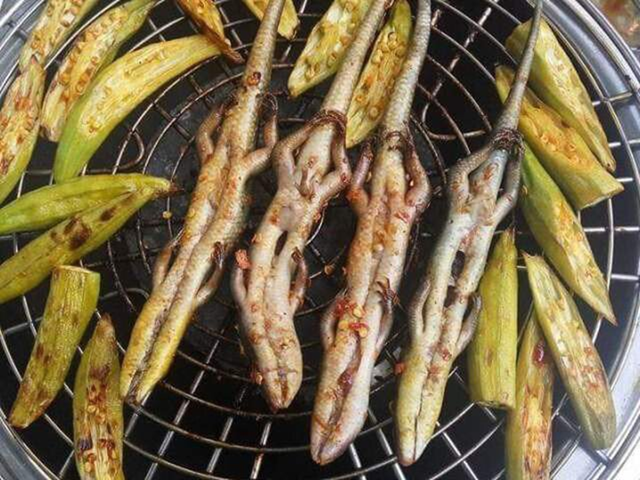 Đặc sản nh&igrave;n "sợ khiếp v&iacute;a" xưa kh&ocirc;ng d&aacute;m ăn nay 350.000 đ/kg vẫn c&oacute; người xuống tiền - Ảnh 4.