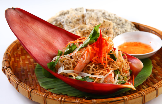 Ăn 1 nắm rau n&agrave;y như "nh&acirc;n s&acirc;m của người ngh&egrave;o", ở cứ đi chợ l&agrave; thấy - Ảnh 1.