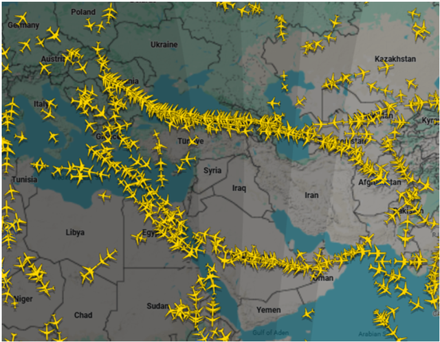Xung đột Trung Đ&ocirc;ng khiến h&agrave;ng kh&ocirc;ng Việt Nam bị ảnh hưởng, nhiều chuyến bay phải đổi lộ tr&igrave;nh - Ảnh 2.
