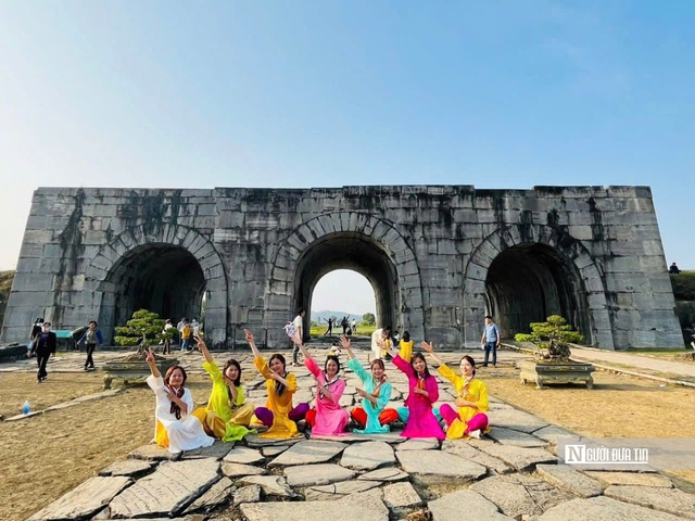 Không để du lịch tâm linh biến tướng, lợi dụng thành mê tín dị đoan- Ảnh 1. Không để du lịch tâm linh biến tướng, lợi dụng thành mê tín dị đoan- Ảnh 1.