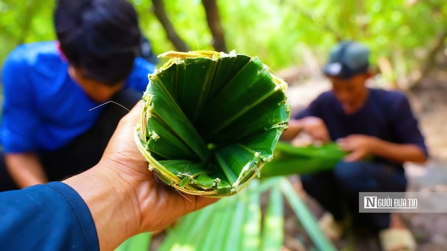 Theo chân ngư dân săn “cá biết bò” ở Đất Mũi- Ảnh 5. Theo chân ngư dân săn “cá biết bò” ở Đất Mũi- Ảnh 5.
