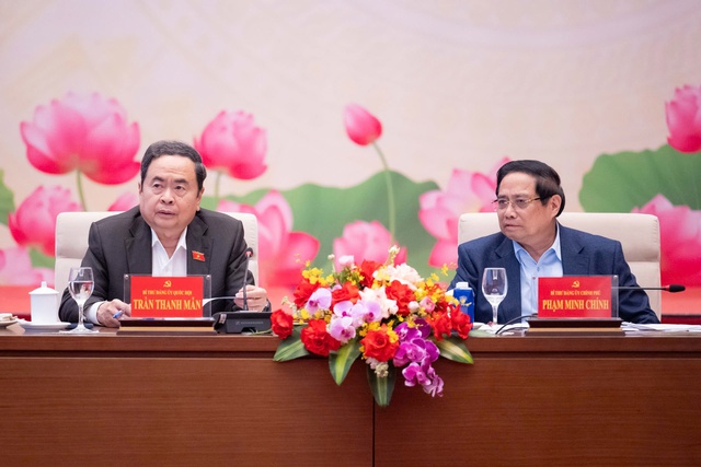 Ứng ph&oacute; căng thẳng Trung Đ&ocirc;ng, Việt Nam huy động được khoảng 4 triệu th&ugrave;ng dầu - Ảnh 1.