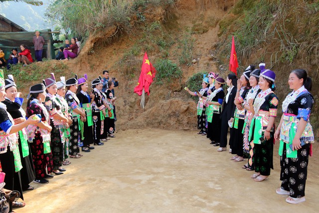 Học sinh tảo h&ocirc;n &ndash; nỗi lo c&ograve;n đ&oacute; - Ảnh 1.