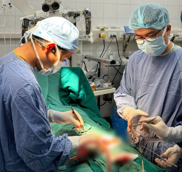 Người đ&agrave;n &ocirc;ng 42 tuổi tự cắt "của qu&yacute;" trong l&uacute;c say rượu - Ảnh 1.