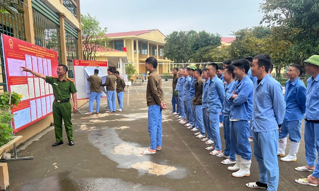 Những cử tri đặc biệt trước ng&agrave;y bầu cử 15/3 - Ảnh 1.