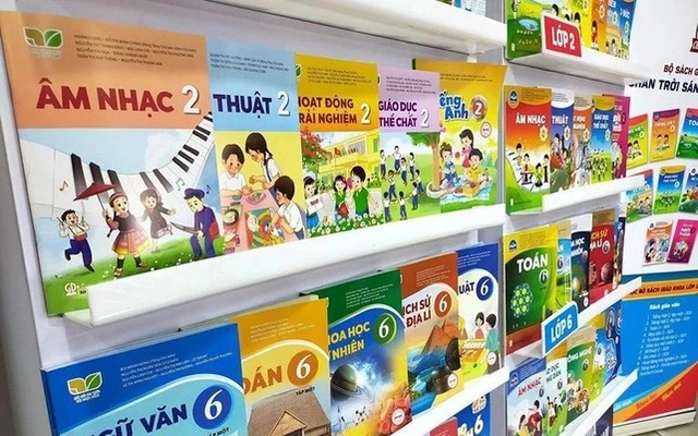 Đề xuất miễn ph&iacute; SGK to&agrave;n quốc từ năm học 2029-2030- Ảnh 1.