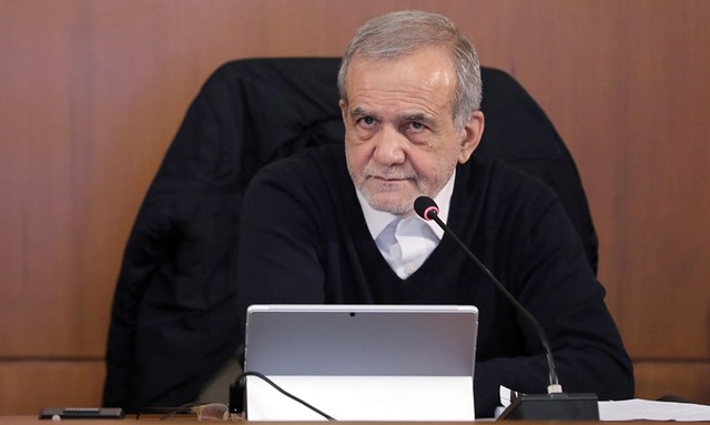 Tổng thống Iran nêu điều kiện chấm dứt xung đột, Tổng thống Mỹ nói thời điểm giá dầu sẽ giảm - Ảnh 1.