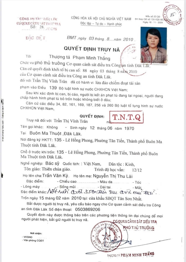 Truy n&atilde; đặc biệt nữ b&aacute;c sĩ chiếm đoạt hơn 5 tỷ đồng rồi bỏ trốn - Ảnh 1.