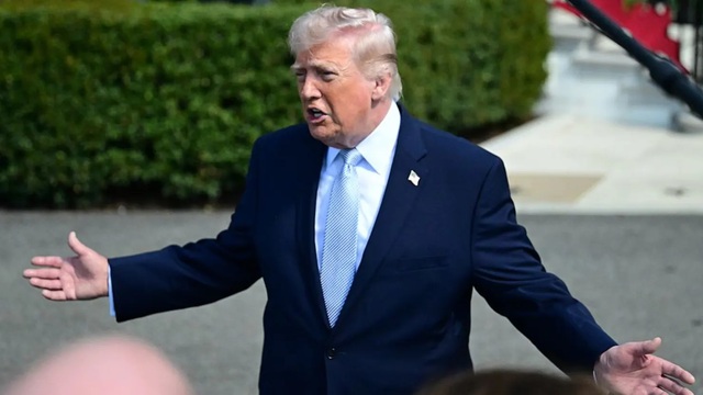 Tổng thống Donald Trump nói, Iran "tốt hơn nên dừng ngay" - Ảnh 1.