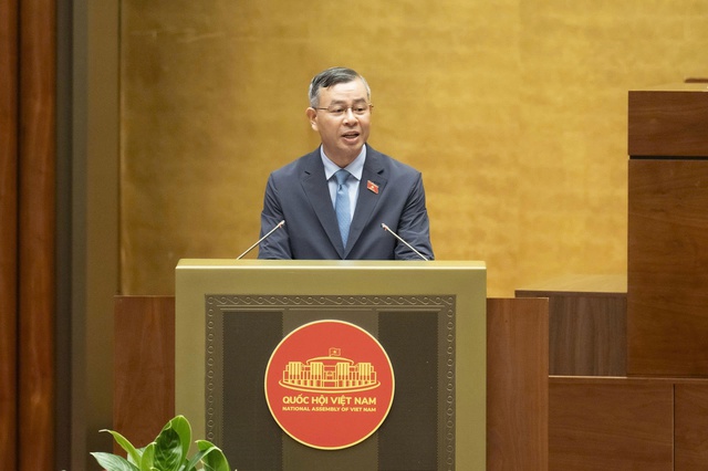 Đại biểu đề xuất giảm thuế với xăng, dầu về 0 đến hết năm 2026- Ảnh 4. Đại biểu đề xuất giảm thuế với xăng, dầu về 0 đến hết năm 2026- Ảnh 4.