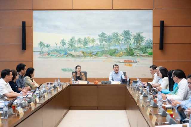 Thủ tướng: Không chấp nhận tăng trưởng cao mà đánh đổi bằng sự bất ổn về vĩ mô - Ảnh 2.