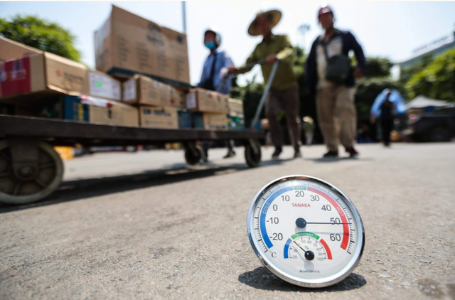 Cảnh báo dông lốc, mưa đá khi miền Bắc đón không khí lạnh những ngày tới - Ảnh 2.