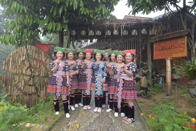 Hạ tầng mở lối, du lịch Lai Ch&acirc;u chờ c&uacute; h&iacute;ch lớn- Ảnh 2.