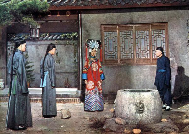 V&igrave; sao giếng ở Tử Cấm Th&agrave;nh chứa đầy ch&acirc;u b&aacute;u nhưng kh&ocirc;ng ai d&aacute;m lấy? - Ảnh 3.