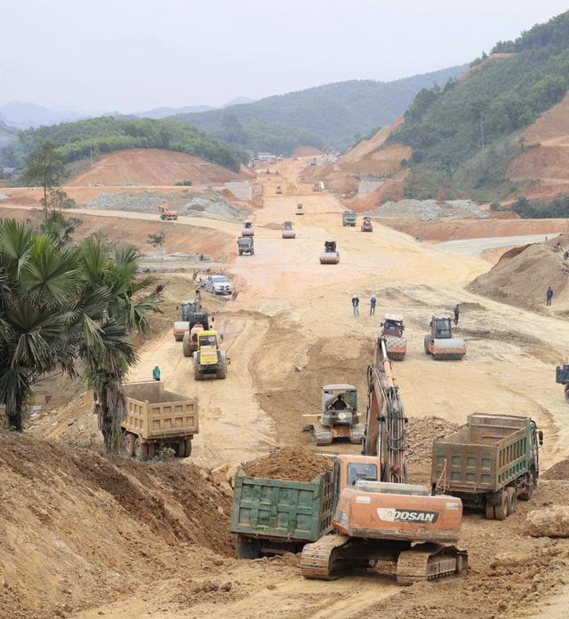 Tập trung th&aacute;o gỡ điểm nghẽn, th&uacute;c đẩy tăng trưởng trong qu&yacute; II/2026 - Ảnh 2.