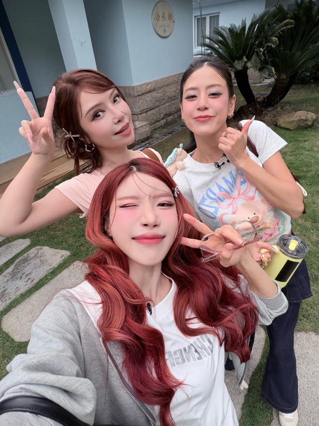 Ca sĩ Trang Ph&aacute;p kh&oacute;c nấc khi thua "sốc" ở Đạp Gi&oacute; Trung Quốc - Ảnh 4.