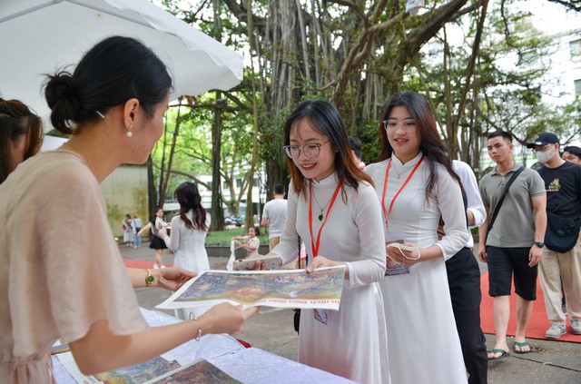 "Thời trở lại của tạp ch&iacute; in"- Ảnh 3.