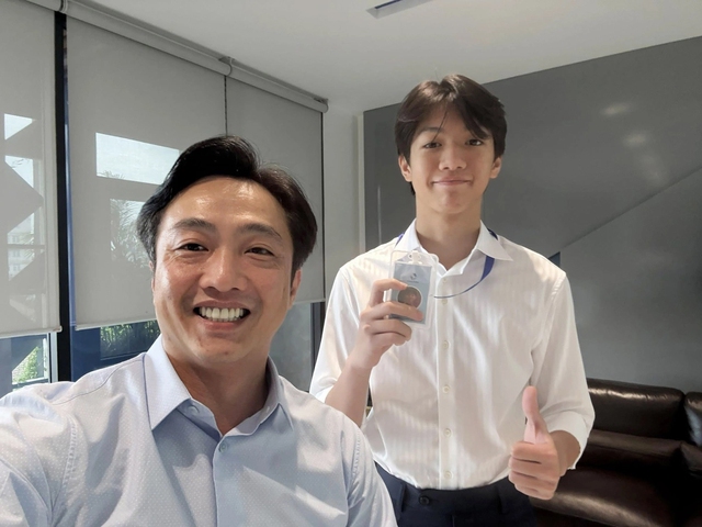 Subeo - Con trai Hồ Ngọc H&agrave; bất ngờ c&ocirc;ng khai bạn g&aacute;i khi xuất hiện tại sự kiện của mẹ - Ảnh 5.