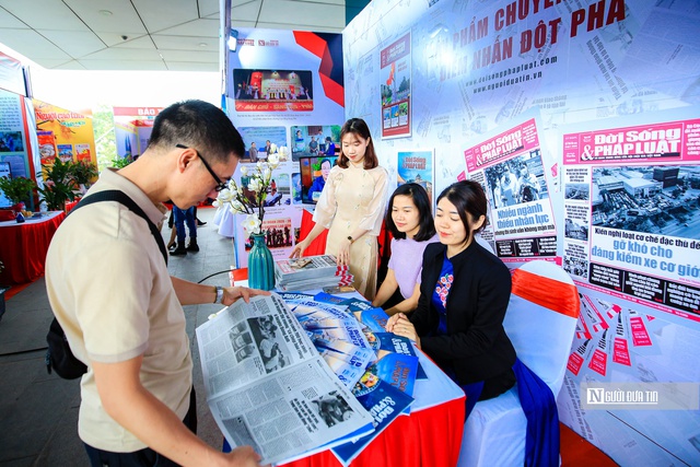 "Thời trở lại của tạp ch&iacute; in"- Ảnh 2.