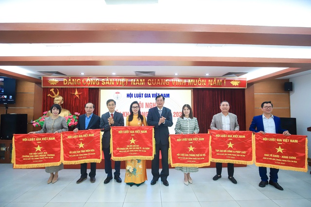 Đời sống v&agrave; Ph&aacute;p luật trước y&ecirc;u cầu l&agrave;m mới m&igrave;nh- Ảnh 3.