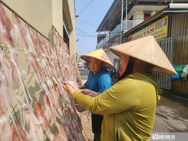 Hợp t&aacute;c x&atilde; đạt OCOP v&agrave; &ldquo;b&agrave; đỡ&rdquo; cho h&agrave;ng trăm tấn hải sản vươn ra thị trường - Ảnh 1.