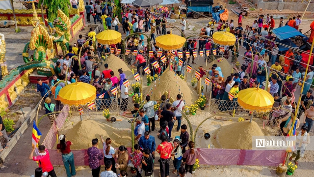 Rộn r&agrave;ng Tết Chol Chnam Thmay: Phum s&oacute;c Khmer &ldquo;bừng sắc&rdquo; đ&oacute;n năm mới - Ảnh 7.