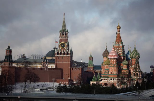 Tình thế trái ngược của kinh tế Nga và Ukraine- Ảnh 1. Tình thế trái ngược của kinh tế Nga và Ukraine- Ảnh 1.