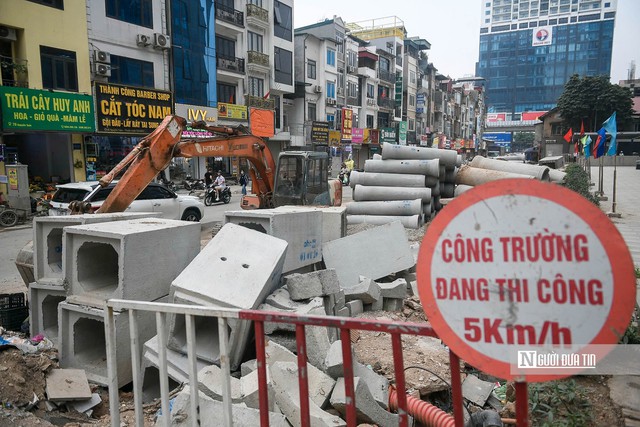H&agrave; Nội: &Igrave; ạch thi c&ocirc;ng, đường Nguyễn Tu&acirc;n tiếp tục lỡ hẹn?- Ảnh 4.