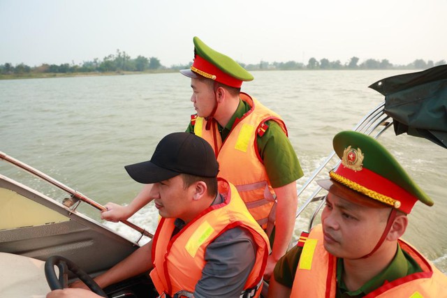 Nhận diện kh&oacute; khăn, tăng cường đấu tranh với &ldquo;c&aacute;t tặc&rdquo; tr&ecirc;n s&ocirc;ng Lam- Ảnh 3.