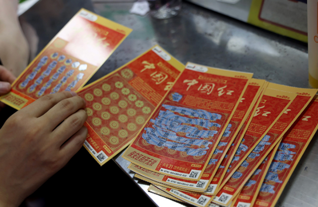 Từ nữ triệu ph&uacute; tr&uacute;ng độc đắc 36 tỷ đồng đến bi kịch kẻ trắng tay, tha phương cầu thực - Ảnh 1.