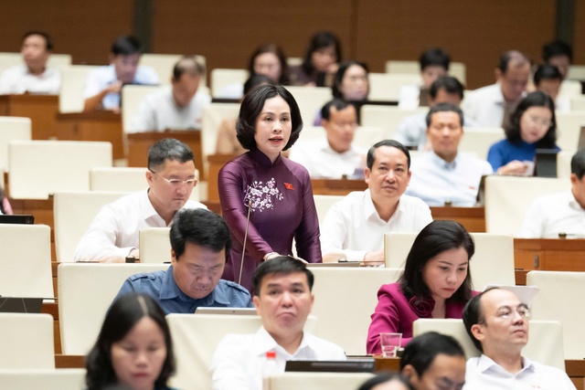 ĐBQH lo học sinh, gi&aacute;o vi&ecirc;n kiệt sức v&igrave; chạy theo th&agrave;nh t&iacute;ch, điểm số- Ảnh 2.