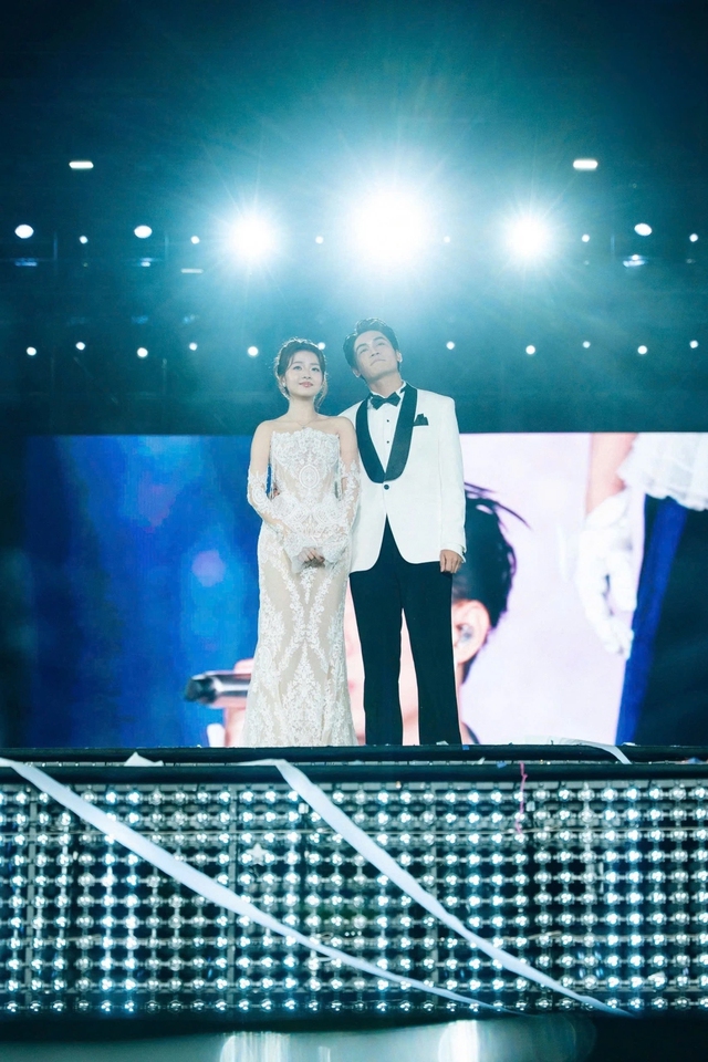 Nhan sắc y&ecirc;u kiều vạn người m&ecirc; đắm của "c&ocirc; d&acirc;u đẹp nhất Việt Nam hiện tại" - Ảnh 2.