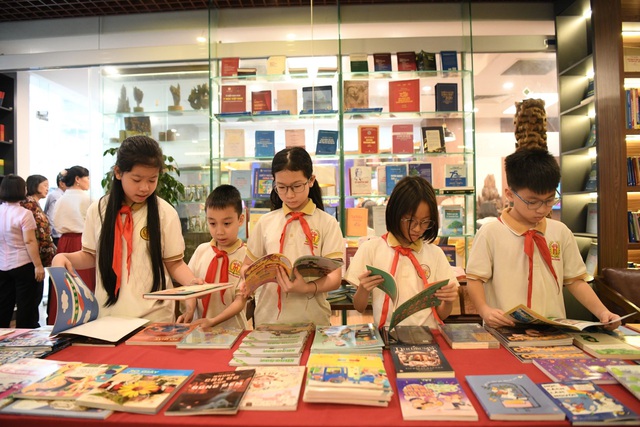 Khởi động dự &aacute;n 1.000 thư viện tri thức cho học sinh- Ảnh 10.