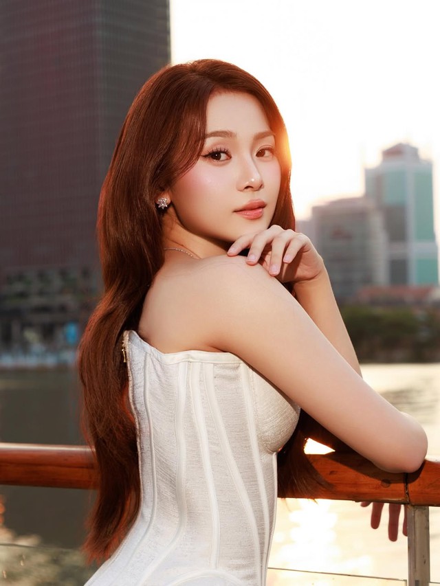 Nhan sắc y&ecirc;u kiều vạn người m&ecirc; đắm của "c&ocirc; d&acirc;u đẹp nhất Việt Nam hiện tại" - Ảnh 5.