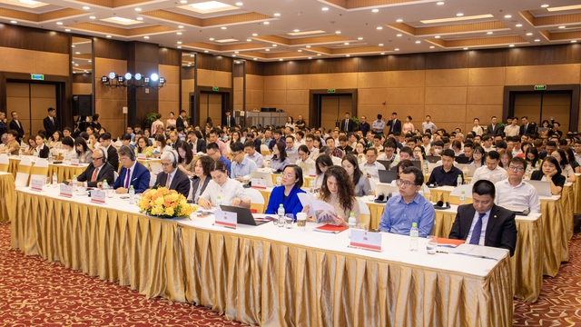 Tỷ ph&uacute; Phạm Nhật Vượng: "Bị n&oacute;i xấu cũng l&agrave; t&iacute;ch cực, v&igrave; Vingroup lu&ocirc;n ở trong đầu mọi người"- Ảnh 1.