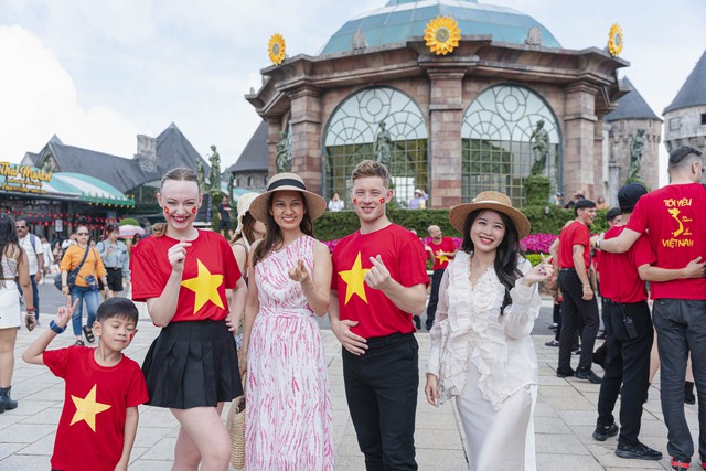 Gợi &yacute; những tọa độ check in "đỉnh n&oacute;c kịch trần" khi du lịch Đ&agrave; Nẵng dịp 30/4 - Ảnh 1.