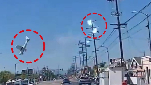 M&aacute;y bay va chạm với đường d&acirc;y điện rồi rơi xuống đất - Ảnh 1.