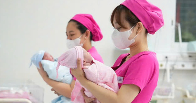 Thưởng tiền cho người sinh đủ hai con - Ảnh 1.