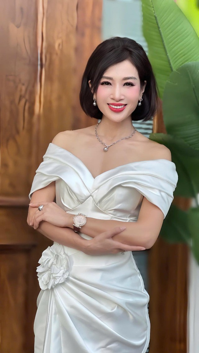 Hoa kh&ocirc;i thể thao "nức tiếng" một thời: Sở hữu biệt thự 200 tỷ đồng, m&atilde;n b&ecirc;n chồng đại gia v&agrave; 2 con - Ảnh 7.