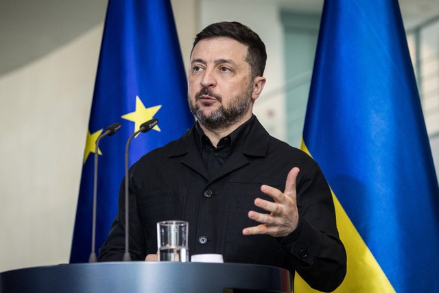 Tổng thống Zelensky sẵn s&agrave;ng gặp l&atilde;nh đạo mới của Hungary "bất cứ l&uacute;c n&agrave;o" - Ảnh 1.