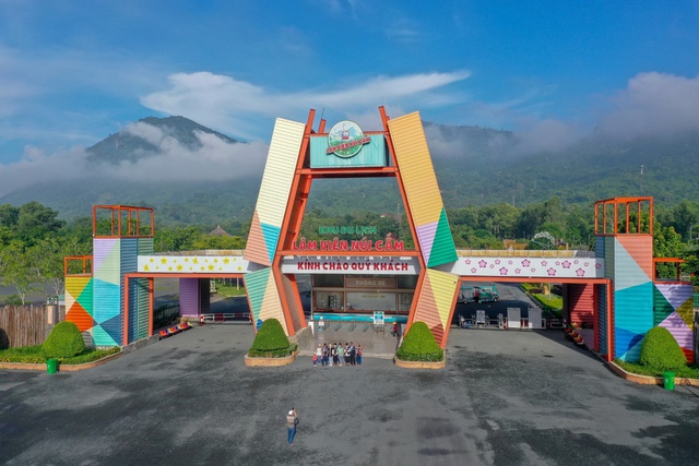 Chuyến đi "xuy&ecirc;n kh&ocirc;ng" t&igrave;m về sự tĩnh tại - Ảnh 1.