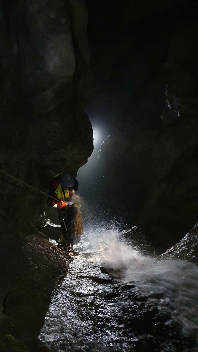Chuy&ecirc;n gia n&oacute;i về h&agrave;nh tr&igrave;nh ph&aacute;t hiện hang động b&iacute; ẩn c&oacute; th&aacute;c nước 350m ở Phong Nha &ndash; Kẻ B&agrave;ng- Ảnh 4.