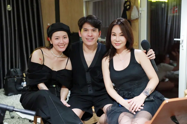 Nữ ca sĩ xinh đẹp, độc th&acirc;n: Tuổi 42 bất ngờ c&ocirc;ng khai "con trai" - Ảnh 3.