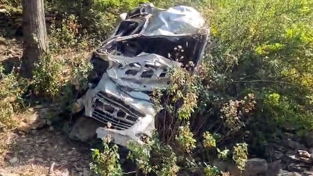 Trở về sau đ&aacute;m tang, xe chở kh&aacute;ch bất ngờ lao xuống vực khiến 8 người tử vong - Ảnh 1.