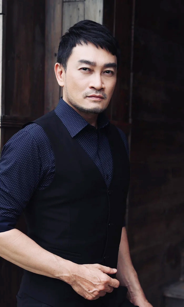 Tuổi U60 phong độ, độc th&acirc;n k&iacute;n tiếng của nam t&agrave;i tử m&agrave;n ảnh Việt vừa hội ngộ với L&ecirc; Phương - Ảnh 1.