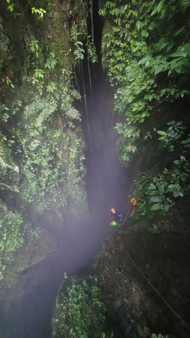 Chuy&ecirc;n gia n&oacute;i về h&agrave;nh tr&igrave;nh ph&aacute;t hiện hang động b&iacute; ẩn c&oacute; th&aacute;c nước 350m ở Phong Nha &ndash; Kẻ B&agrave;ng- Ảnh 3.