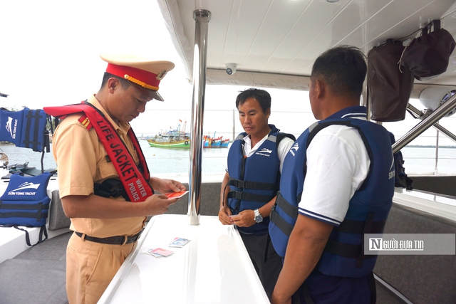 Gia Lai: Kiểm tra an to&agrave;n c&aacute;c phương tiện, tuyến du lịch đường thủy nội địa- Ảnh 5.