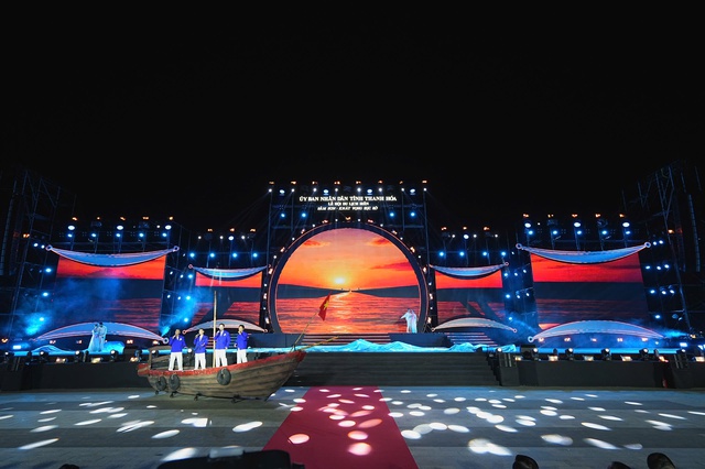 M&agrave;n ph&aacute;o hoa đẹp mắt tại lễ hội khai trương du lịch biển Sầm Sơn 2026- Ảnh 3.