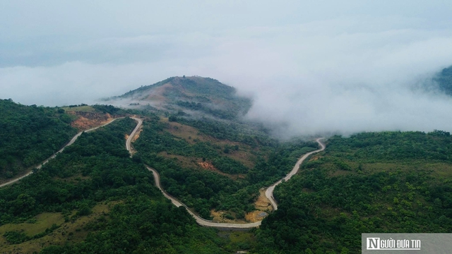Ngắm m&acirc;y tr&ecirc;n đỉnh Sa M&ugrave;, trải nghiệm th&aacute;c T&agrave; Pu&ocirc;ng tuyệt đẹp giữa n&uacute;i rừng Quảng Trị- Ảnh 1.